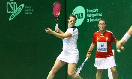 Les filles créent la sensation en frontenis